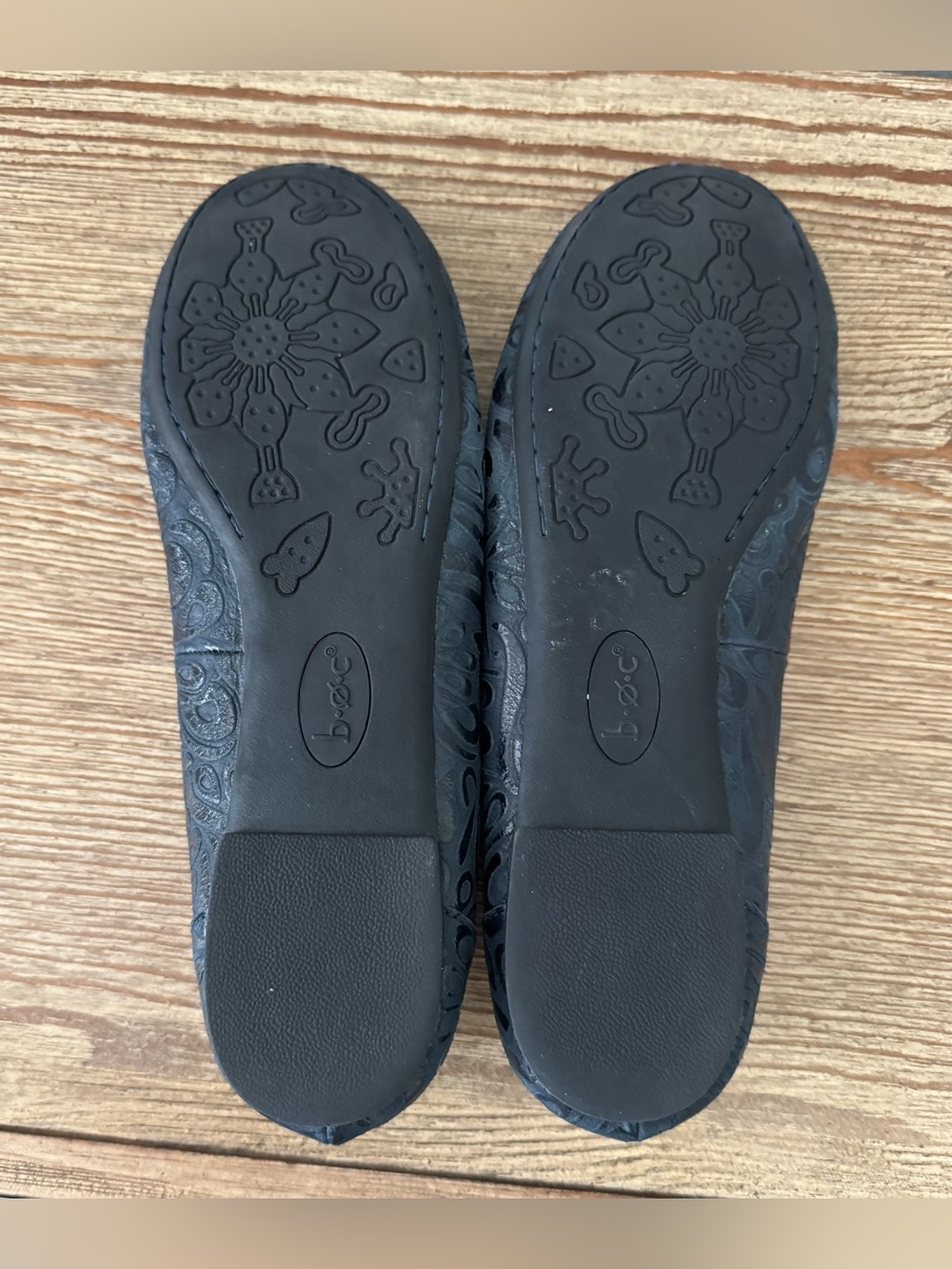 Women’s b.o.c. Born Concepts size 8 navy blue embossed leather ballet flats - Picture 7 of 8